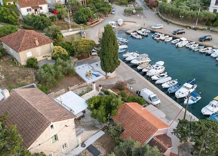Harbor Heritage * Ugljan